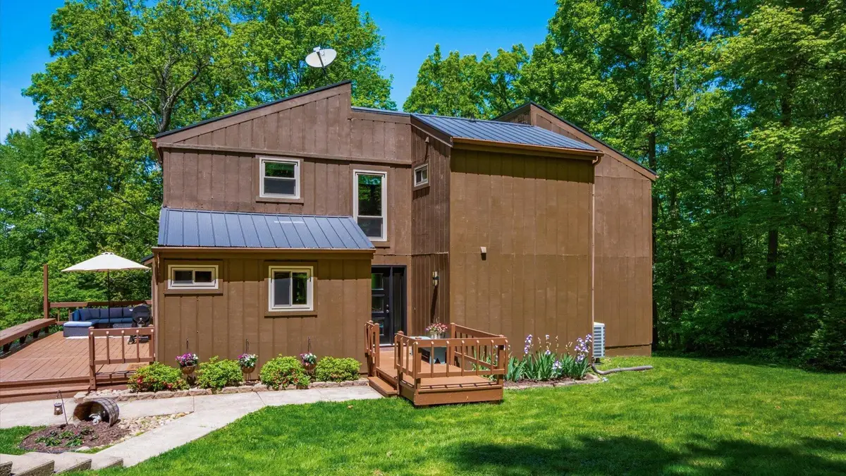 10383 Twin Oaks Drive, Cambridge, OH 43725 - #1