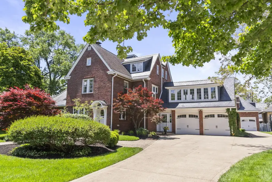 1875 Roxbury Road, Upper Arlington, OH 43212 - #3