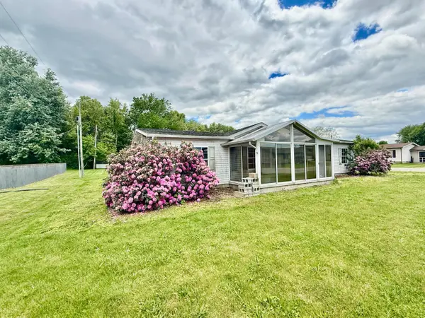 17 Stevy Lane, Frazeysburg, OH 43822
