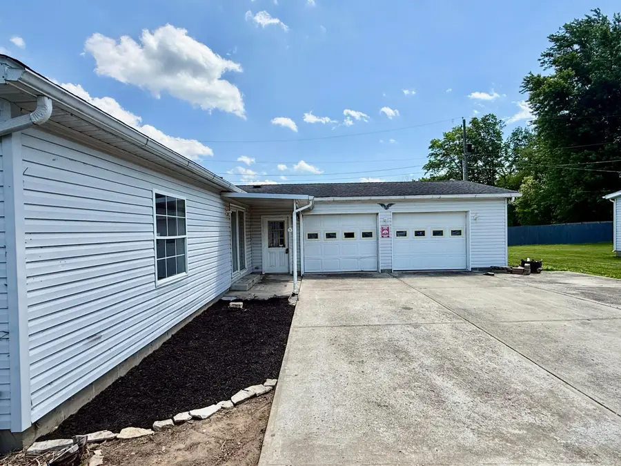 17 Stevy Lane, Frazeysburg, OH 43822 - #3