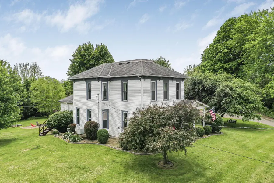 117 E Columbus Street, Thornville, OH 43076 - #3