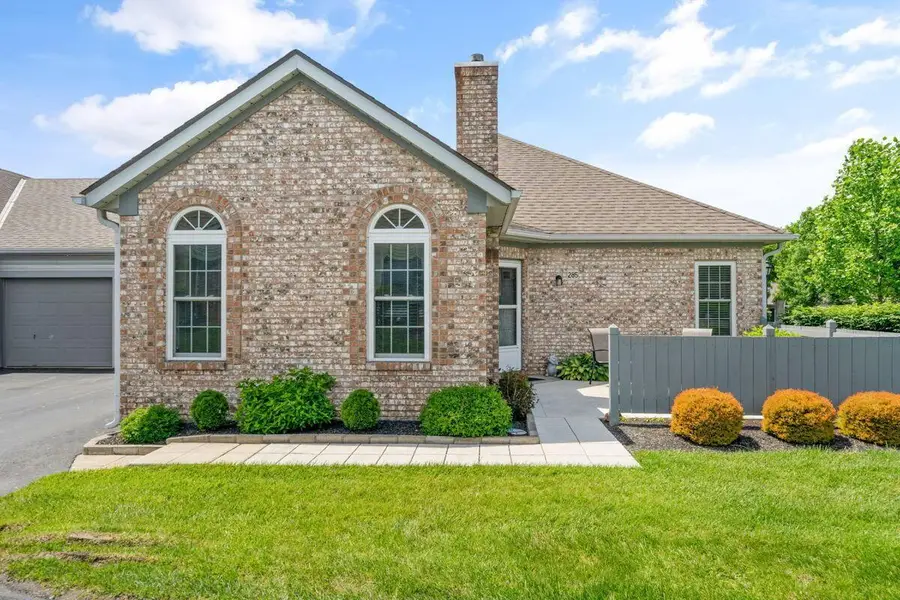 285 Villa Oaks Lane, Columbus, OH 43230 - #3