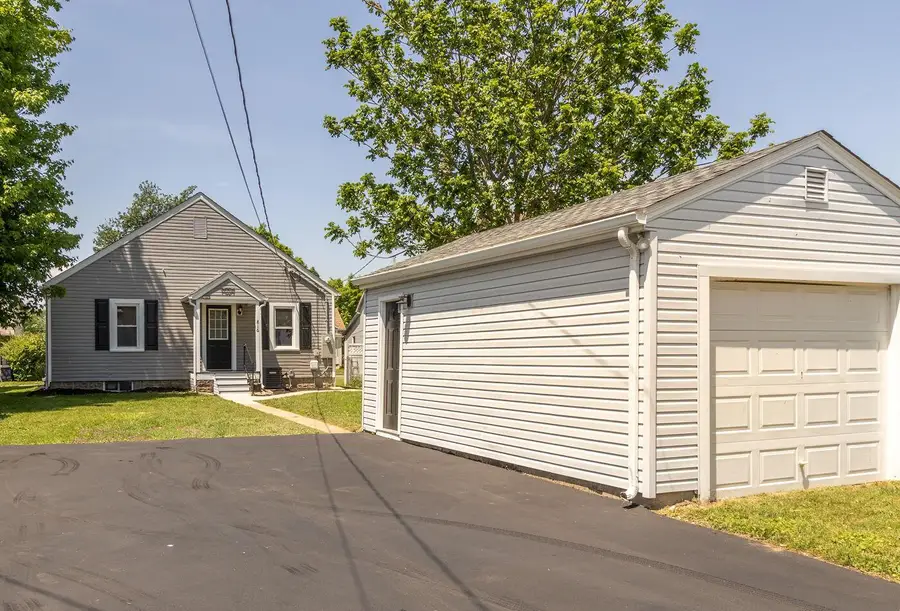 816 Pierce Avenue, Lancaster, OH 43130 - #3