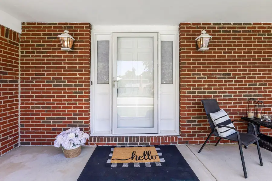 559 Waterbury Boulevard, Columbus, OH 43230 - #2