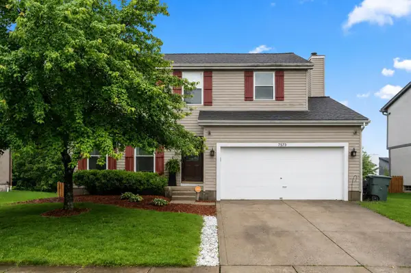 7573 Harbour Town Drive, Pickerington, OH 43147