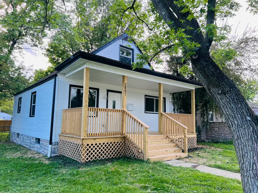 2897 Grasmere Avenue, Columbus, OH 43224 - #3