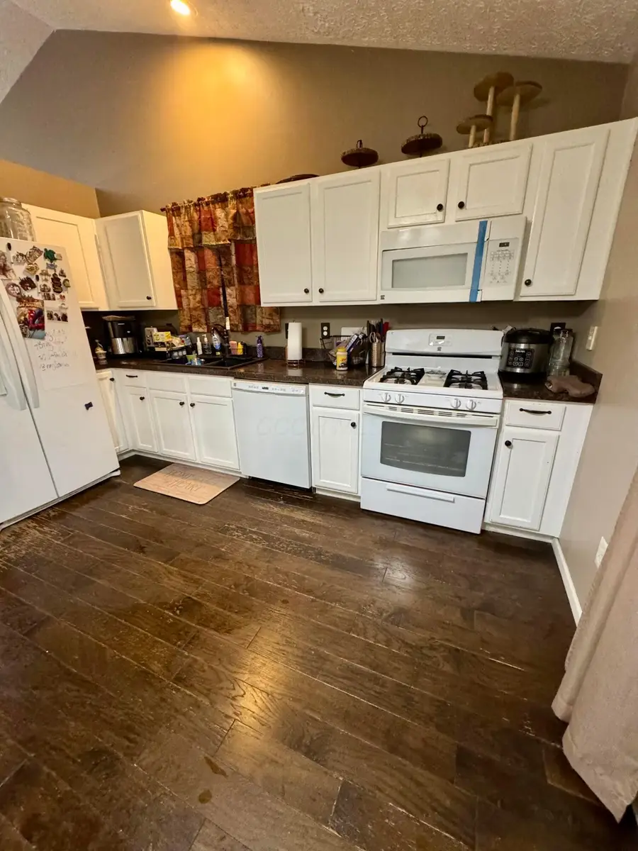 4041 Garrard Drive, Obetz, OH 43207 - #3