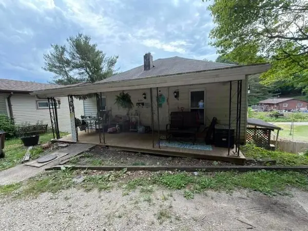 685 N Walnut Street, Logan, OH 43138