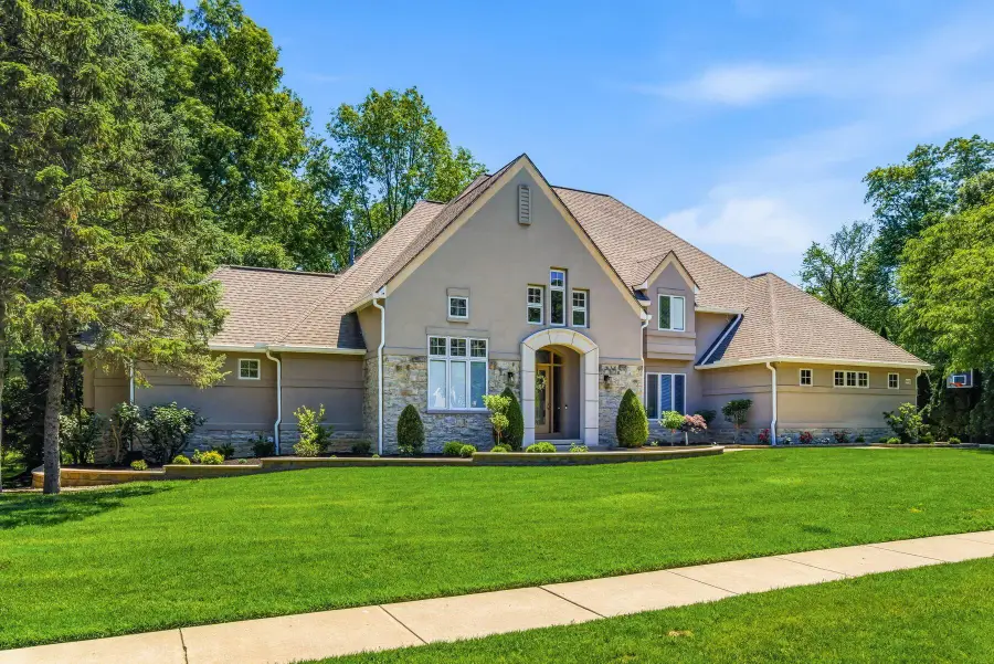 8432 Tartan Fields Drive, Dublin, OH 43017 - #2