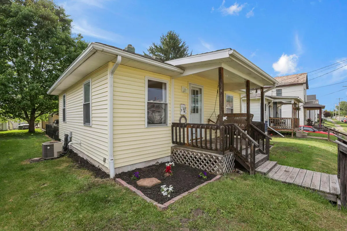 95 S Pembroke Avenue, Zanesville, OH 43701 - #1