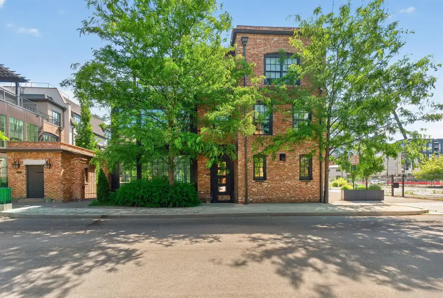 74 N 6th Street, Columbus, OH 43215 - #2