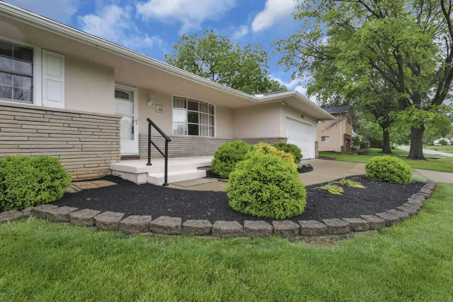 6174 Chinaberry Drive, Columbus, OH 43213 - #2