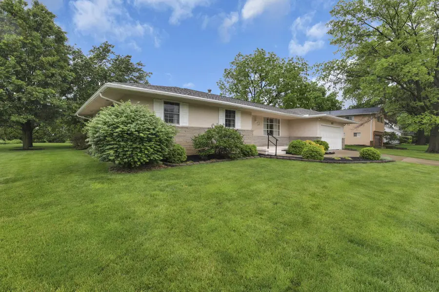 6174 Chinaberry Drive, Columbus, OH 43213 - #3
