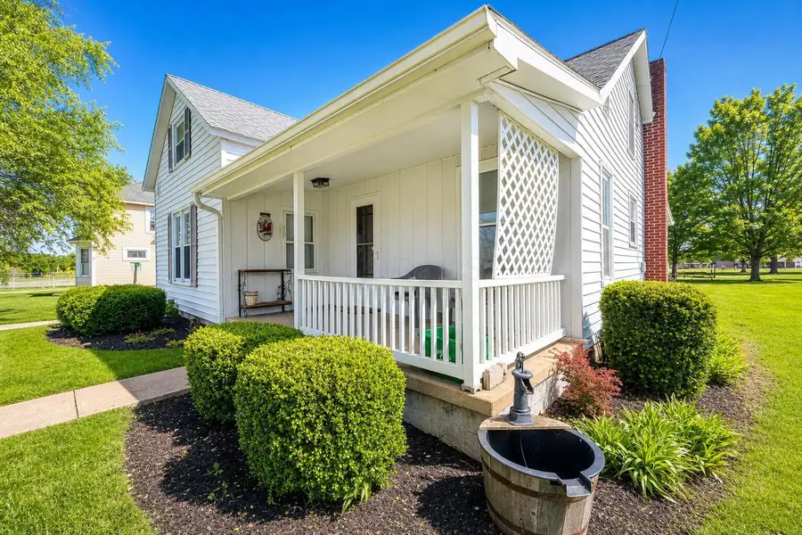 1109 Greenwood Street, Bellefontaine, OH 43311 - #3