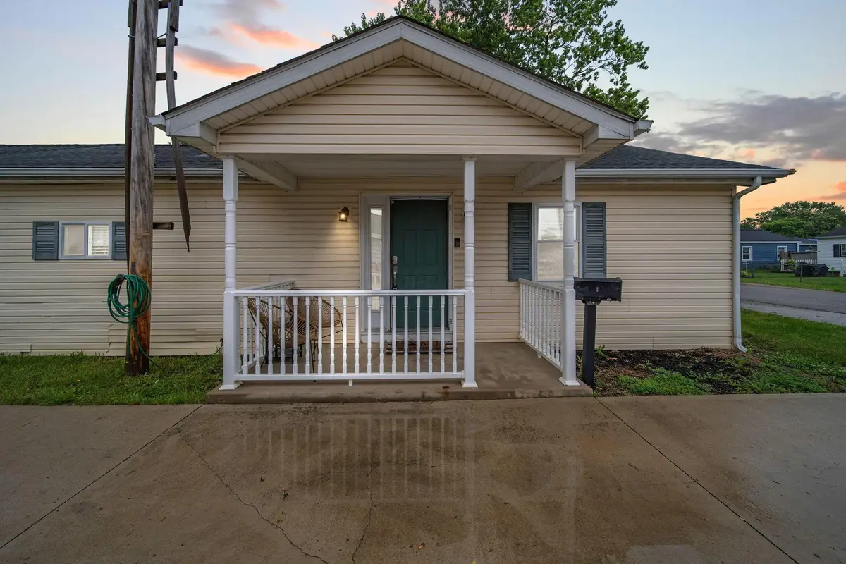 32 Hall Street, Ashville, OH 43103 - #1