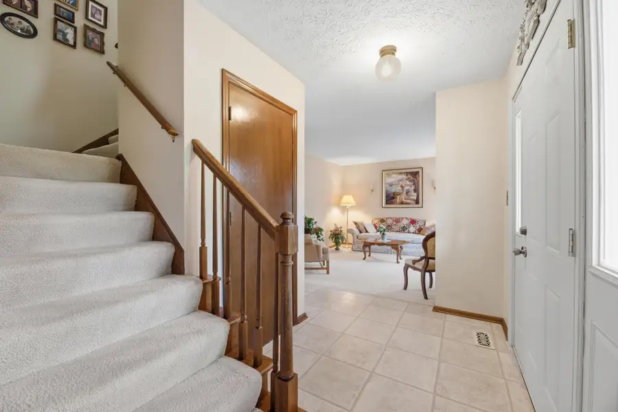 404 Knob Avenue, Reynoldsburg, OH 43068 - #2