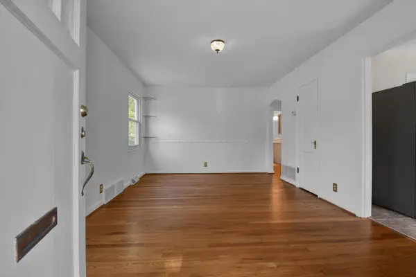 239 N Kellner Road, Columbus, OH 43209