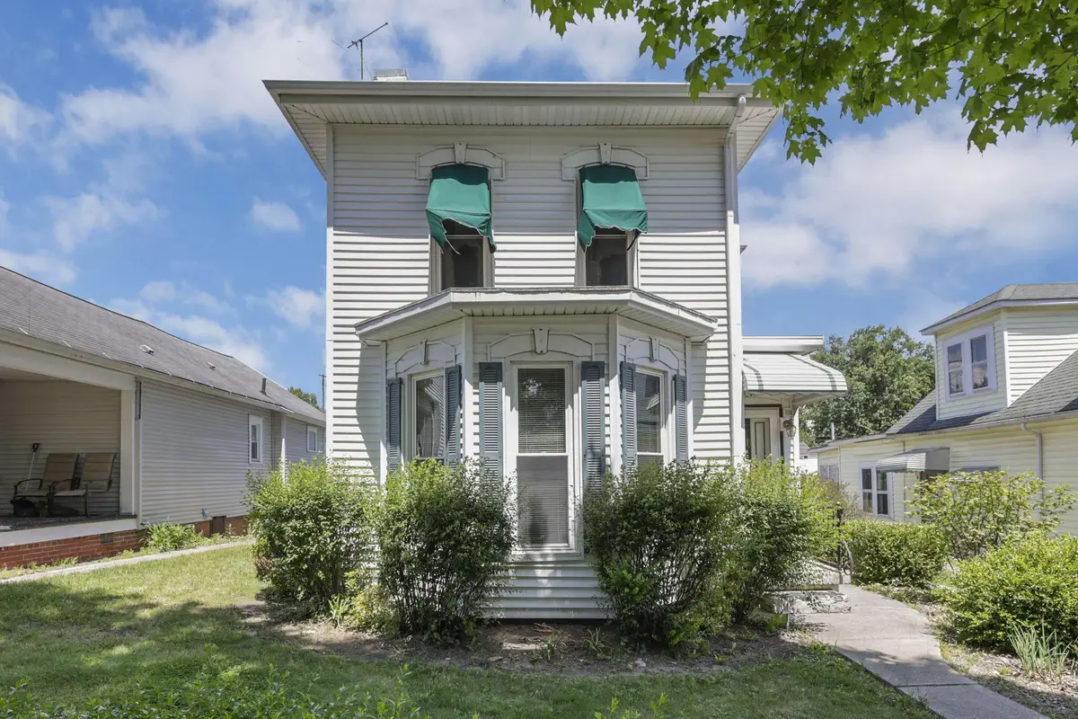 325 E Walnut Street, Lancaster, OH 43130 - #1