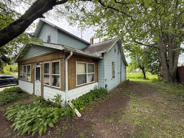 809 E Bucyrus Street, Crestline, OH 44827
