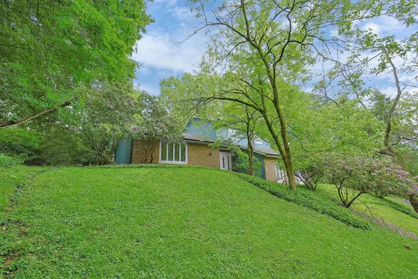 52 Spruce Drive Ne, Granville, OH 43023