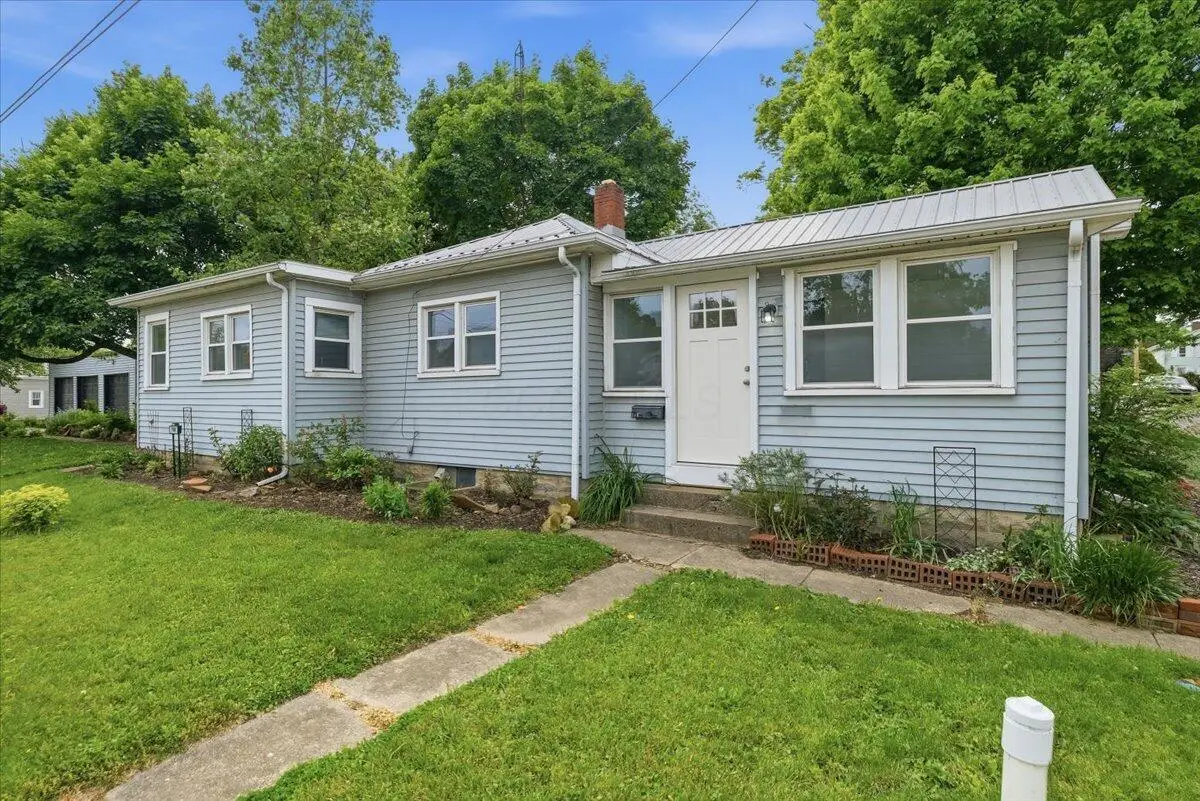 706 E Burgess Street, Mount Vernon, OH 43050 - #1
