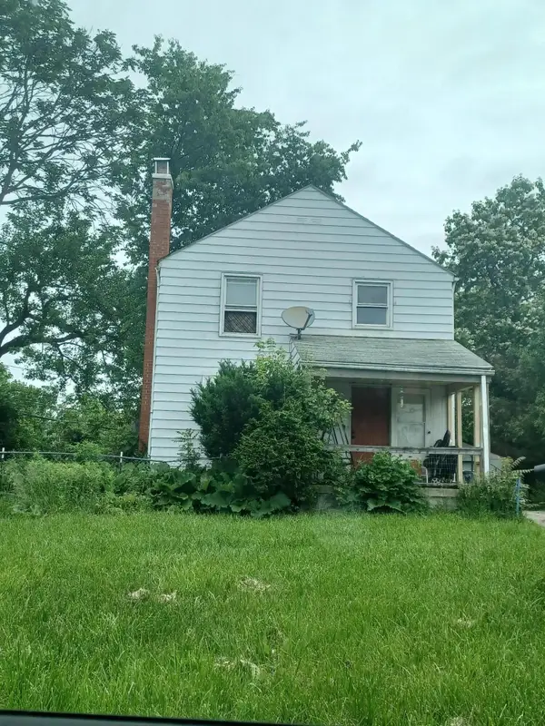 2446 Bretton Place, Columbus, OH 43211
