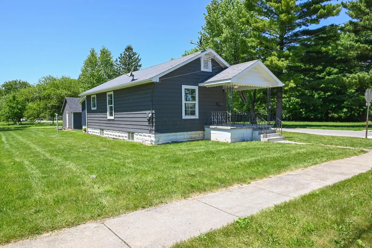 327 Clinton Street, Marion, OH 43302 - #1