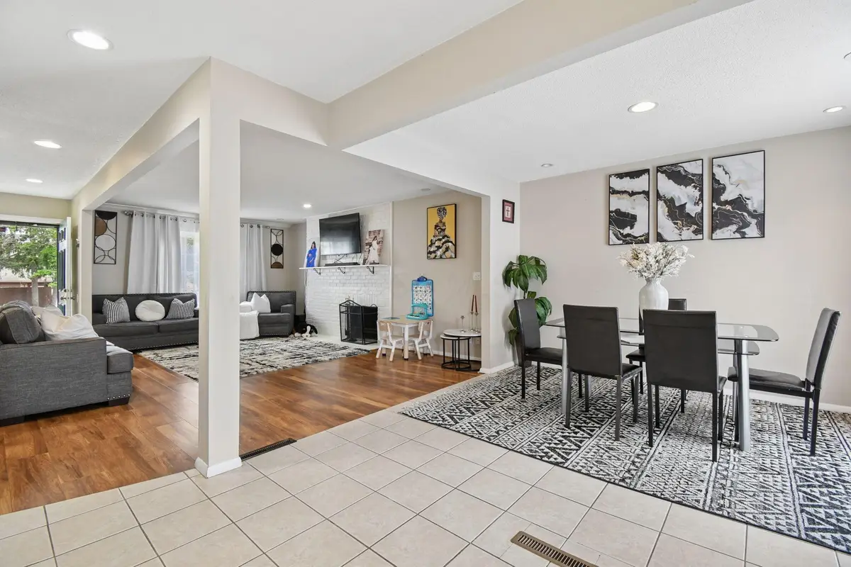 6199 Stornoway Drive S, Columbus, OH 43213 - #1
