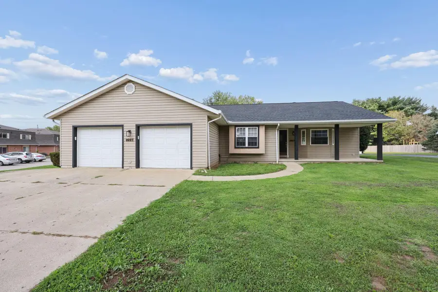 1607 Doaks Lane, Zanesville, OH 43701 - #2
