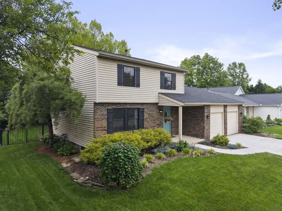 424 Green Meadows Drive W, Powell, OH 43065 - #2