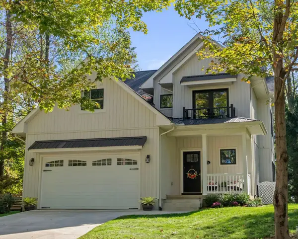 512 Greenacre Circle, Howard, OH 43028