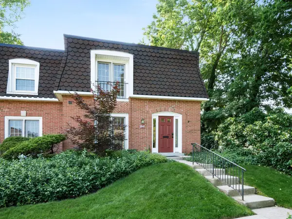 2840 Chateau Circle S, Columbus, OH 43221