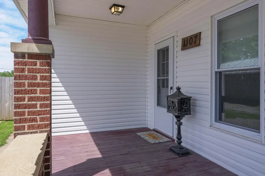 1107 N North Street, Washington Court House, OH 43160 - #2