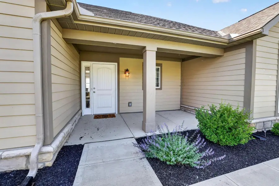 631 Woods Edge Lane, Newark, OH 43055 - #3