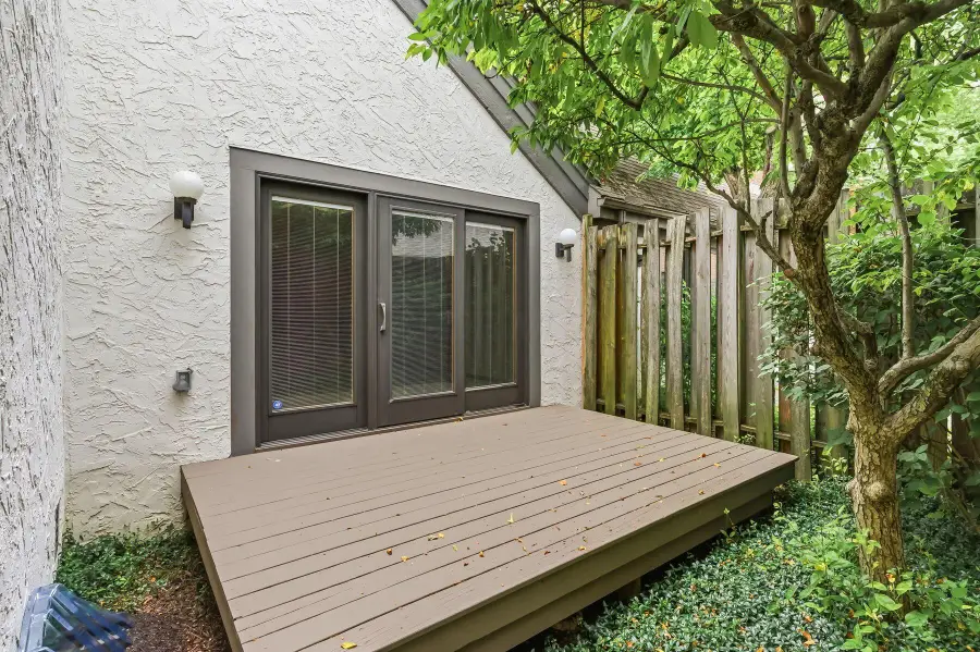 2060 Mackenzie Drive, Columbus, OH 43220 - #3
