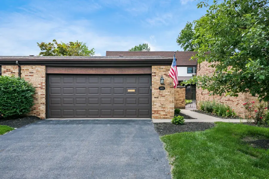 4573 Arlingate Drive W, Columbus, OH 43220 - #2
