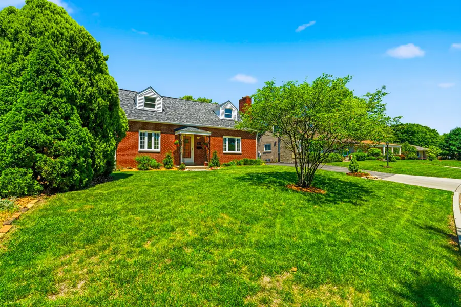 260 Dixon Court, Columbus, OH 43214 - #2