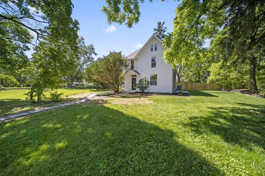 325 W William Street, Delaware, OH 43015 - #2