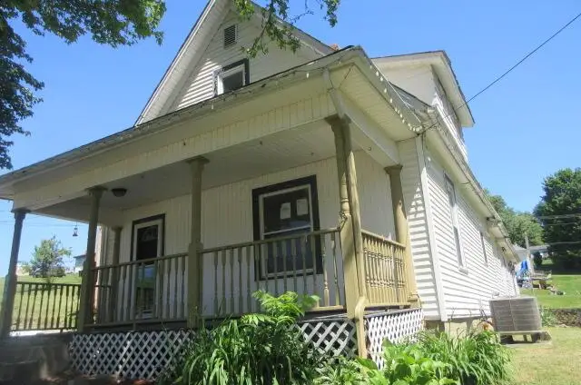 305 E Main Street, Junction City, OH 43748 - #3