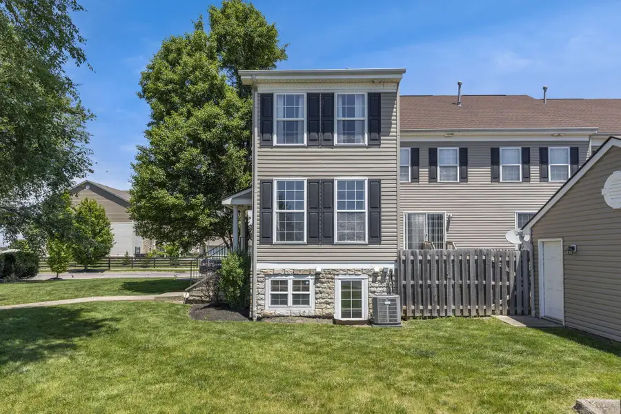 6377 Nottinghill Trail Drive, Canal Winchester, OH 43110 - #2