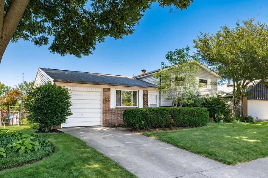 2076 Queensbridge Drive, Columbus, OH 43235 - #3