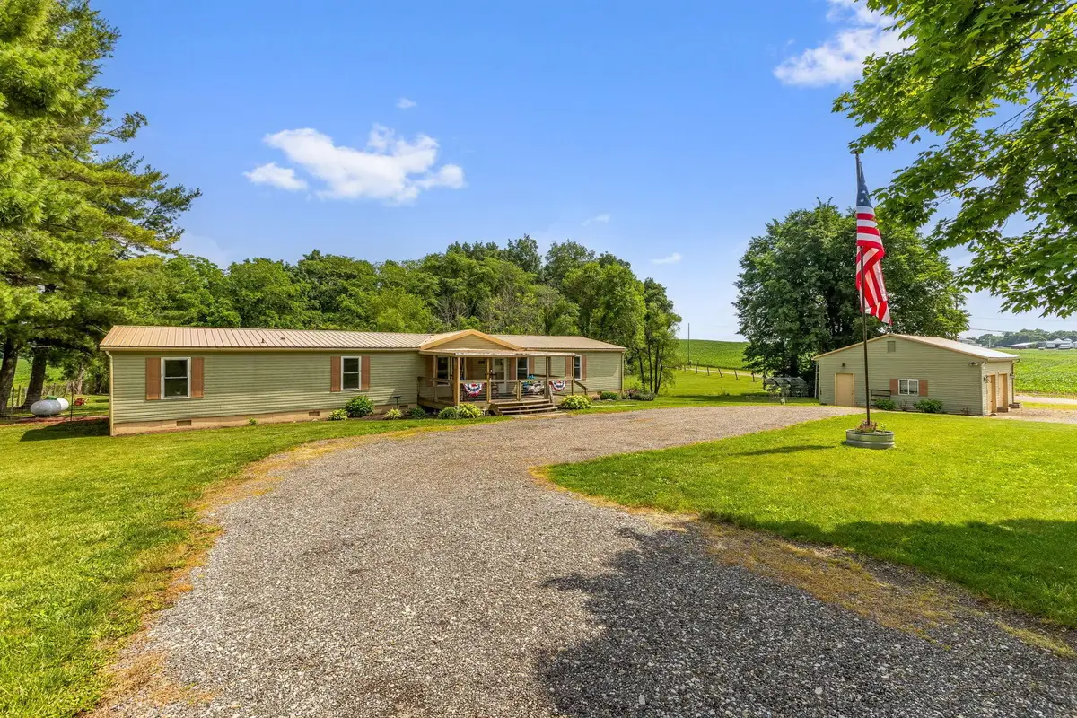 5080 Canal Road Ne, Pleasantville, OH 43148 - #1
