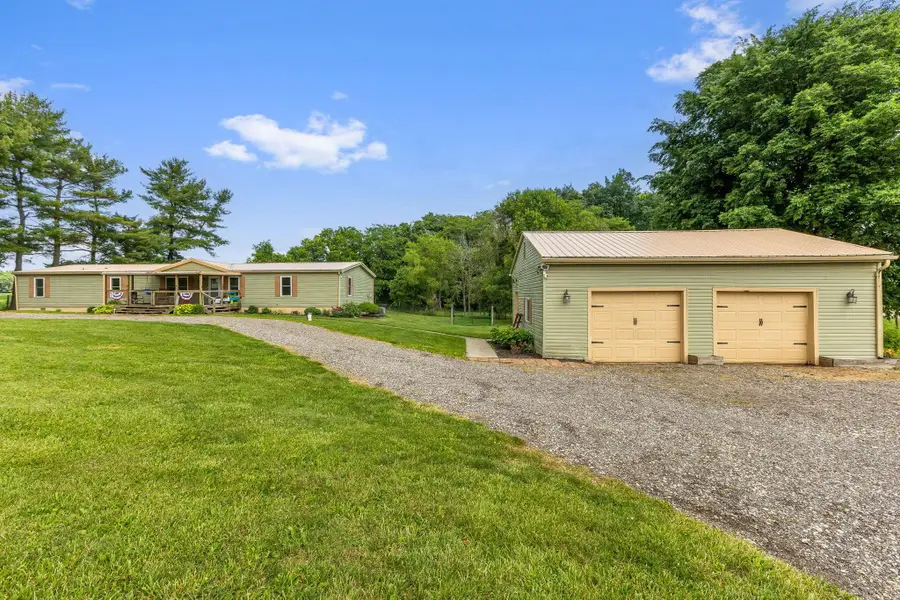 5080 Canal Road Ne, Pleasantville, OH 43148 - #2