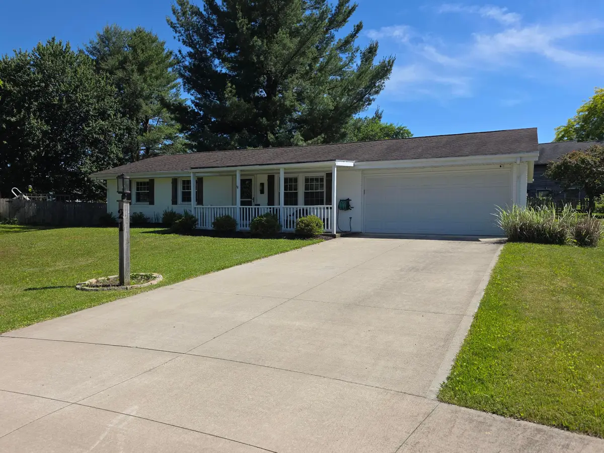 21 Sussex Court W, Mansfield, OH 44904 - #1
