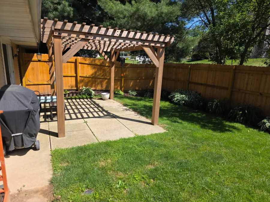 21 Sussex Court W, Mansfield, OH 44904 - #3