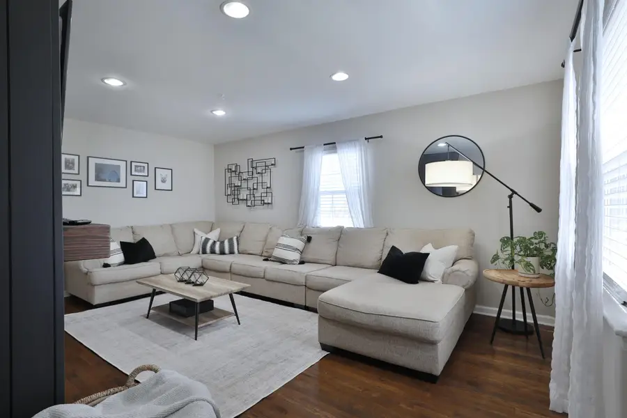 588 Chatham Road, Columbus, OH 43214 - #3