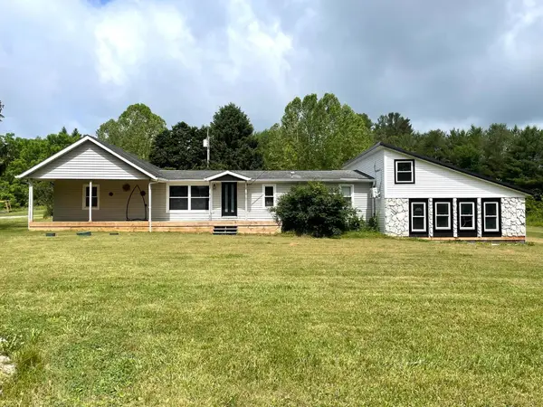 15351 Berry Road, Logan, OH 43138