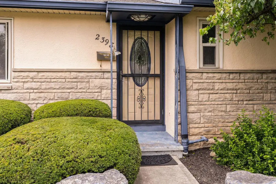 2398 Beverly Place, Columbus, OH 43209 - #2