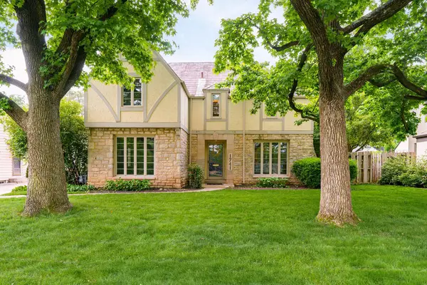 1741 Barrington Road, Upper Arlington, OH 43221