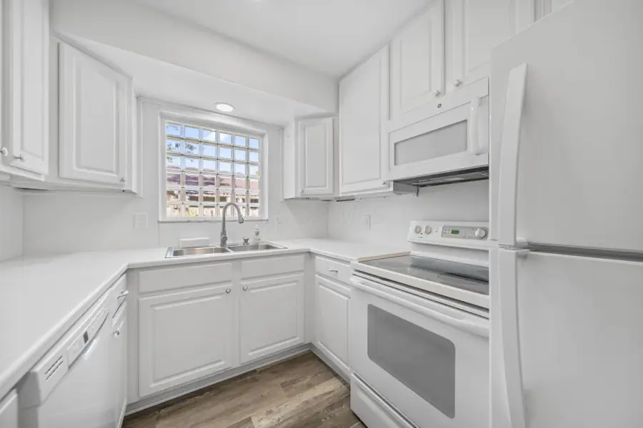 1208 Woodbrook, Columbus, OH 43223 - #2